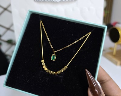 Multilayered green emerald